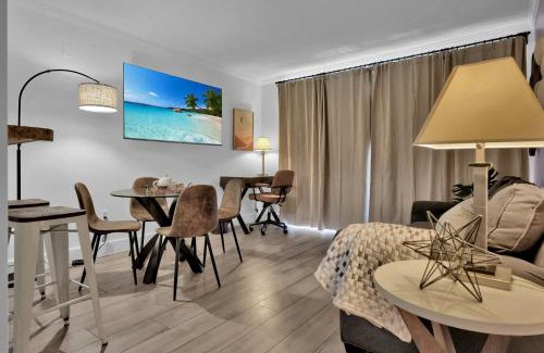 Coconut Grove Apartamento | Serene Cozy Retreat with Balcony Free Parking