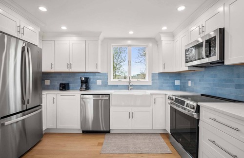West Harwich Condominio | Serene, Cozy, Waterfront, 3 Mi to Downtown!