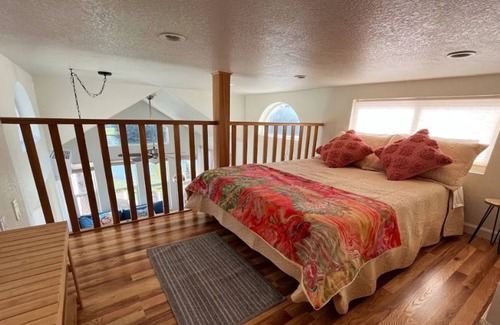 Desert Hot Springs Cabaña | Serene Desert Retreat-Mineral Hot Springs Pools