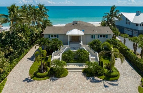 Wabasso Beach Casa | Serene Direct Beachfront Haven - N