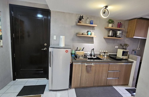 Moonwalk Condominio | Serene Escape: Near BGC & NAIA