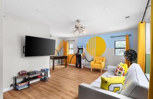 Cedar Park Casa | Serene Family Retreat King Beds Pool Hot Tub and Games