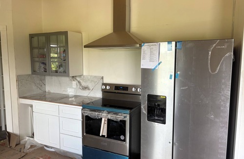Sealy Otro | Serene farmhouse with AC in New Ulm Tx - 3 bedrooms