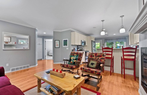 Fish Creek Cabaña | Serene Fish Creek Escape- private lot with fire pit