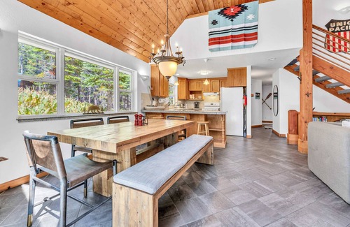 Serene Lakes Casa | Serene Forest Retreat Near 3 Ski Resorts