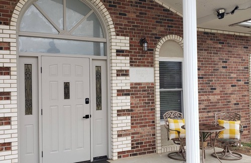 Joplin Condominio | Serene, Fully Equipped Condo in Convenient, Safe Complex. Updated &Pet Friendly!
