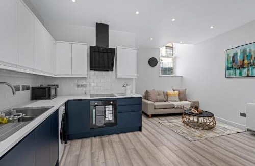 Swindon Apartamento | Serene Haven - 2 min from Station - Free Parking - Courtyard