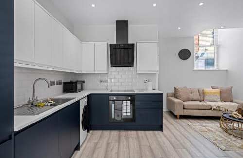 Swindon Apartamento | Serene Haven - 2 min from Station - Free Parking - Courtyard