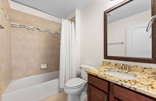Libertyville Casa | Serene Haven on Cater Ln