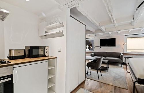 Ville Haute Apartamento | Serene Haven on Rue du Nord