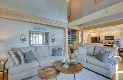 Pedlars Edge Cabina | Serene Hideaway with Views, 1 Mi to Hike & Ski!