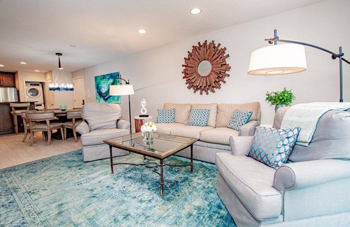 Wesley Chapel Condominio | Serene Hideaway – Ground-Floor Corner Condo w/ King Suite, Smart TVs & Private Patio!