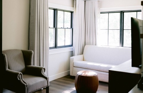 Midway Hotel | Serene Hideaway: Perfect Oasis w/Hot spring access, Resort amenities & Outdoors!