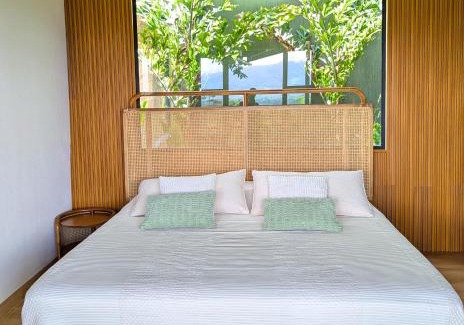 Monterrey Cabina | Serene Hills
