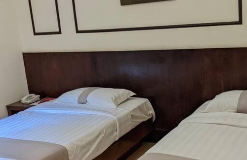 Alor Gajah Chalet De Esquí | Serene Holiday Chalet with pool in a quiet enclave