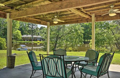 Greensboro Casa | Serene Home on Pond - 5 Mi to Dtwn Greensboro