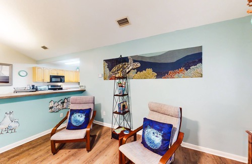St. Augustine Casa | Serene home with enclosed yard, grill, games, & central AC - dog-friendly