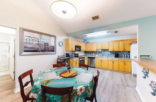 St. Augustine Casa | Serene home with enclosed yard, grill, games, & central AC - dog-friendly