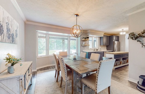 Three Oaks Casa | Serene Home with Fire pit, Gas Grill, WIFI & Close to Beach