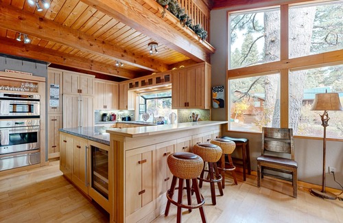 Ponderosa Palisades Casa | Serene home with fireplace, wood stove, kitchen, W/D, hot tub, & gas grill