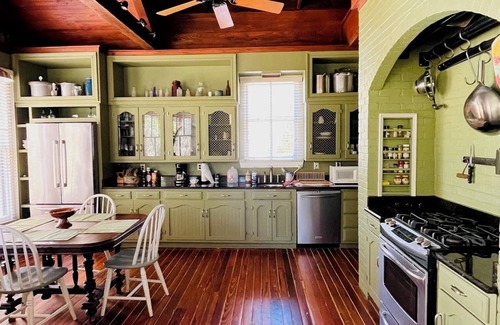 Covington Casa | Serene house in charming Covington