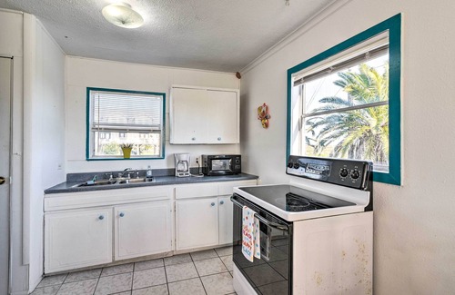 Galveston Cabaña | Serene Jamaica Beach Retreat: Steps to Shore!