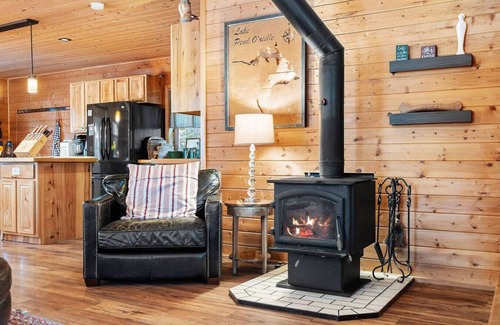 Sagle Casa | Serene Lake House | Hot Tub + Breathtaking Views!