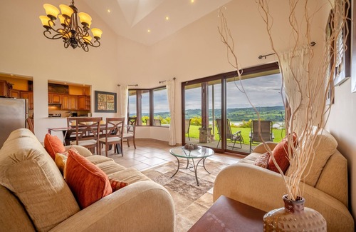 Tronadora Casa | Serene Lake View Duplex with a Hot tub, WIFI, & Dog Friendly
