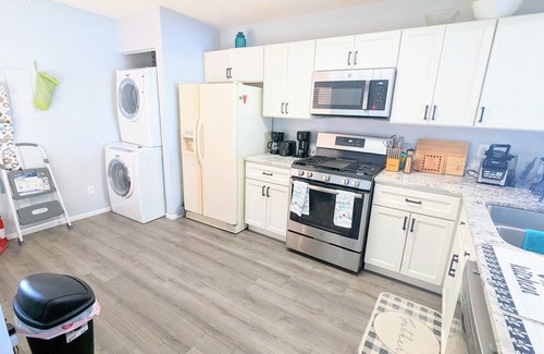 Winter Haven Condominio | Serene Lakefront Escape