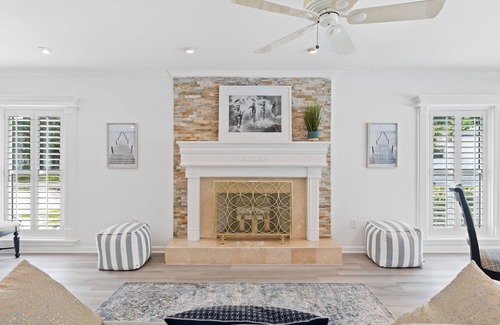 Lutz Casa | Serene Lakefront, Pool & Beach Oasis