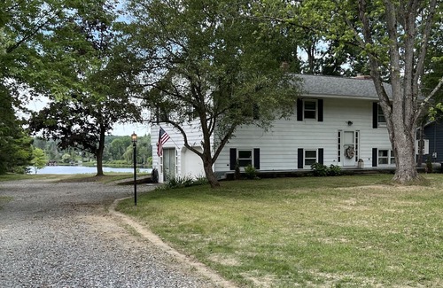 Rotterdam Junction Casa | Serene Lakefront Retreat with Dock, Near Saratoga Racetrack