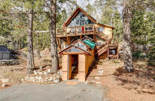 Serene Lakes Casa | Serene Lakes Cabin with Deck Dog Friendly!