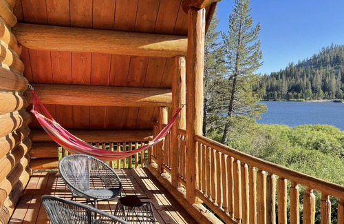 Serene Lakes Cabina | Serene Lakes Waterfront Log Cabin - Welcome to Lake Street Hive!