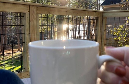 Gainesville Casa | Serene Lakeside Cottage | Sunset Views | Dock | Firepit + EV Charger!