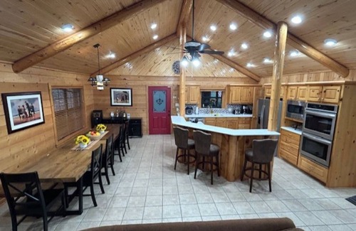 Dogwood Cabina | Serene Lakeside Getaway