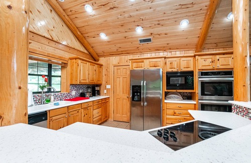 Dogwood Cabina | Serene Lakeside Getaway