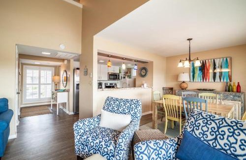 Litchfield by the Sea Casa | Serene Lakeview Retreat 3BR Villa Beach Access