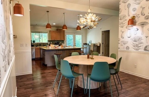 Husum Casa | Serene location, lawn games, private creek access, partial Mt. Adams view!