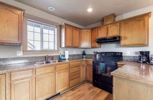 Driggs Casa | Serene Loft Escape: King Bed, Great Location