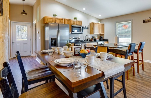 Logan Cabina | Serene Logan Retreat w/ Hot Tub & Stargazing Dome