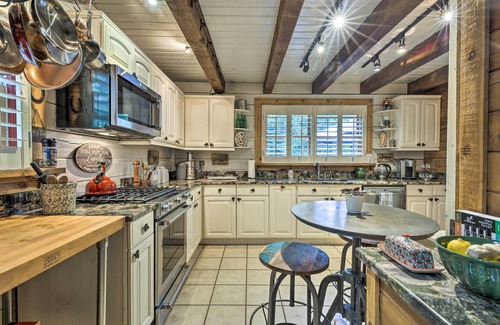 Mableton Cabina | ¡NUEVO! Cabaña de madera pacífica en 3 acres - Cerca de Atlanta!