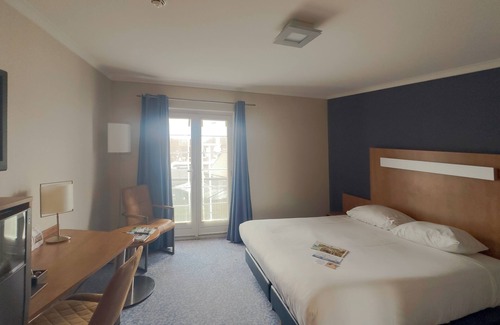 Made Hotel | Serene Made Getaway Steps from Local Dining, National & Theme Park Adventures