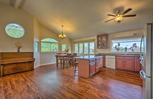 Manoa Casa | Sereno Manoa Valley Home w / Tropical Mtn. ¡Puntos de vista!