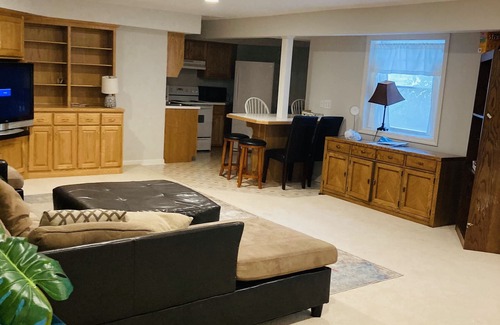 State College Casa | Serene Mansion Style Home in an Upscale Neighborhood close to Penn State