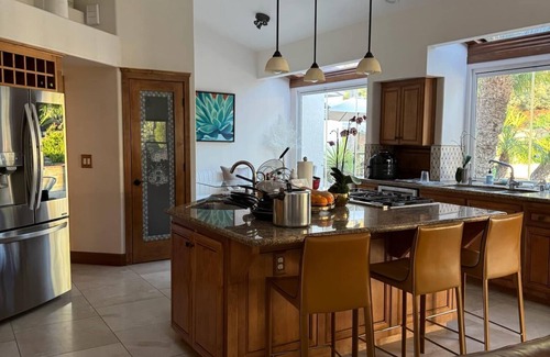 Encinitas Casa | Charming house in wonderful Encinitas with WiFi, AC, Sauna, Pool, Jacuzzi.