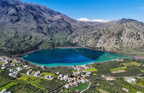 Kavallos Villa | Serene Moments by the Lake with Private Pool