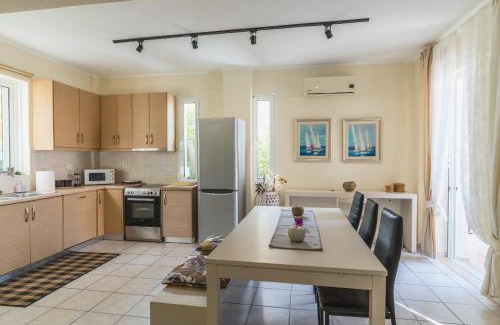 Kavallos Villa | Serene Moments by the Lake with Private Pool