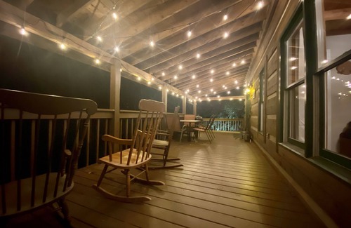 Deep Gap Cabina | Serene mountain cabin on 10 acres with hot tub, creek and waterfall near Boone!