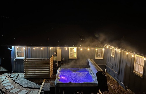 Gerton Casa | Serene Mountain Cabin with Hot Tub near Asheville