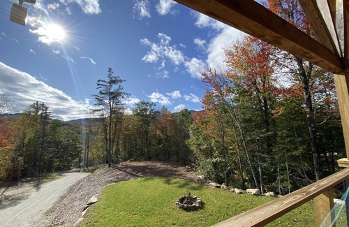 Sunday River Area Cabina | Chic cabin 5BR+Loft with mountains views and hot tub, mins to Sunday River!